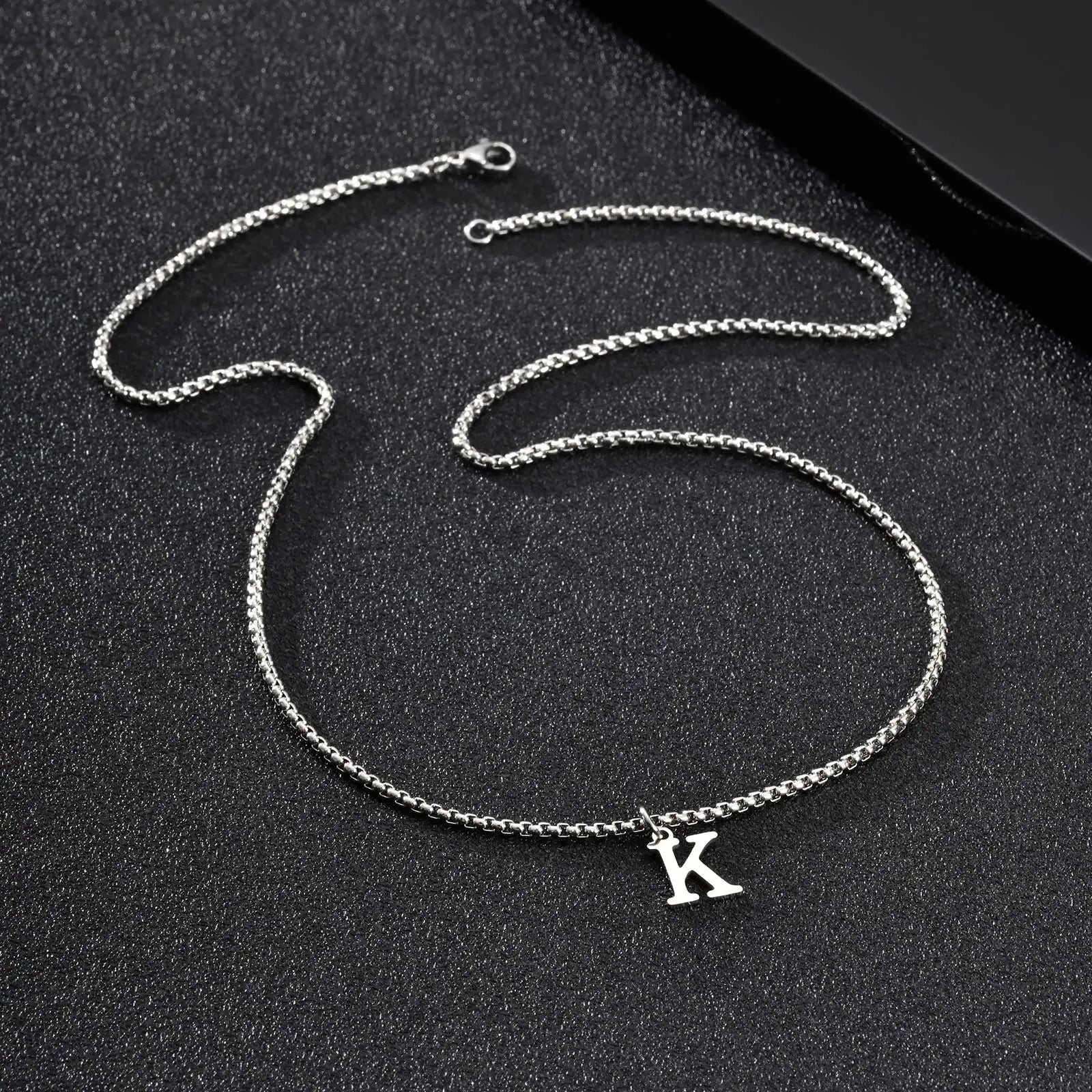 Collier homme avec pendentif initiale