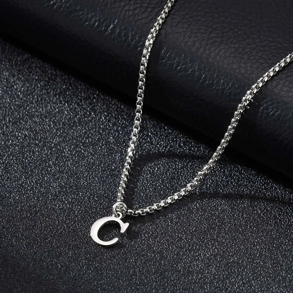 Collier homme avec pendentif initiale c