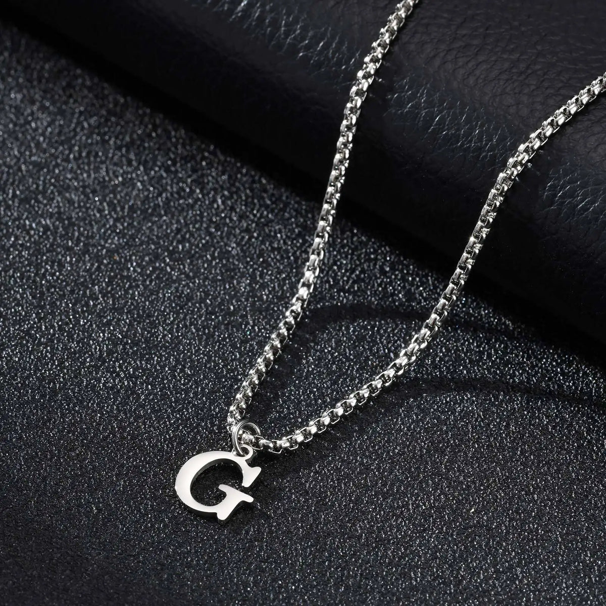 Men's necklace with initial letter pendant