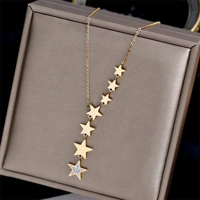 Collar con Colgante de Estrellas Múltiples