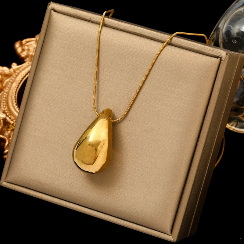 Gold Water Drop Pendant Necklace style 1
