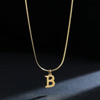 Collier ras de cou femme avec pendentif initiale b