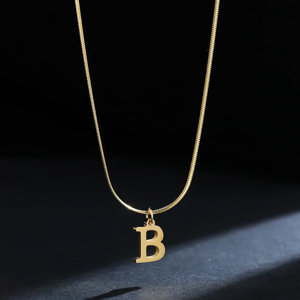 Women’s necklace with initial letter pendant
