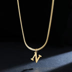 Collier ras de cou femme avec pendentif initiale n