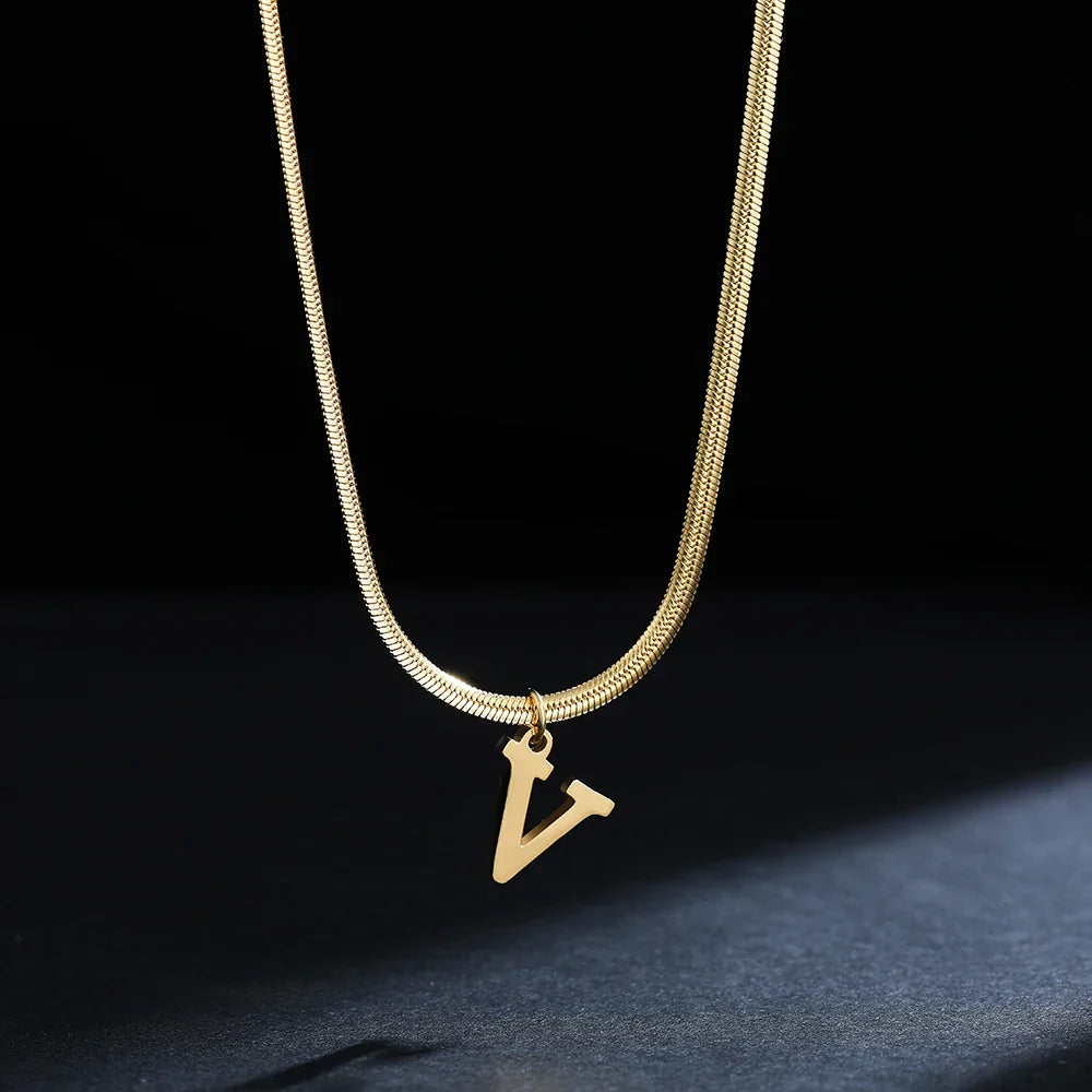 Women’s necklace with initial letter pendant