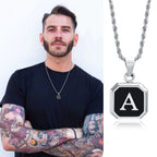 Collier homme avec pendentif hexagonale initiale