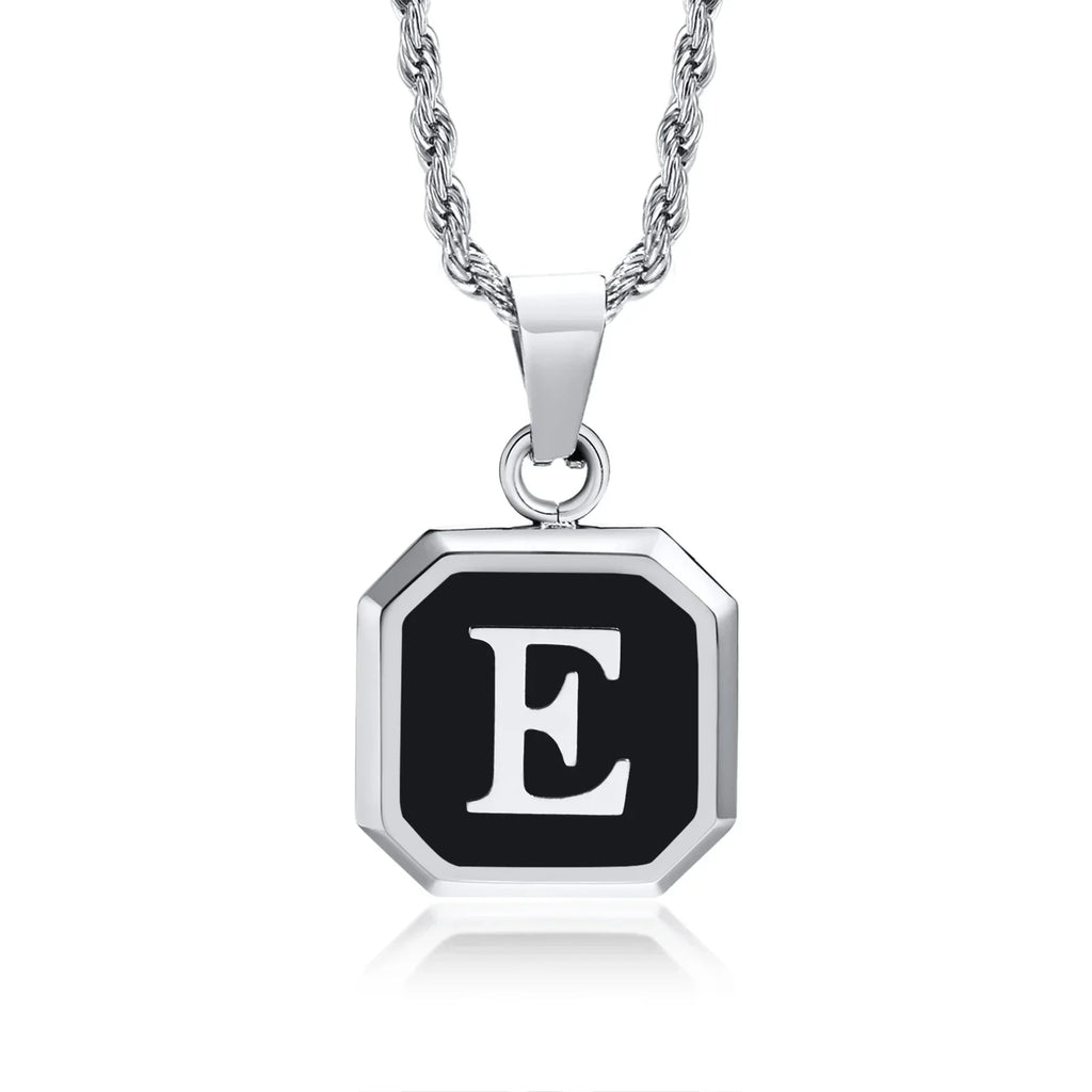 Collier homme avec pendentif hexagonale initiale e