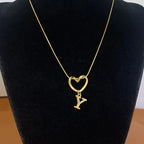 Collier ras de cou avec pendentif initiale et coeur - lettre