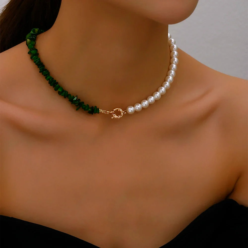 Collier Ras de Cou de Style avec Pendentif en Perles vert