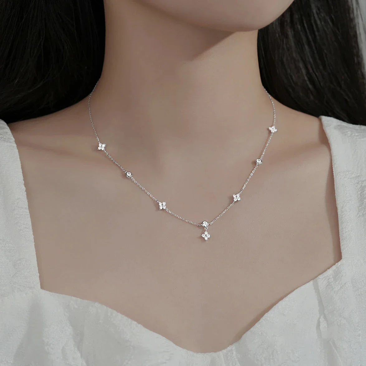 Collar Gargantilla Colgante Flor de Circonio plata