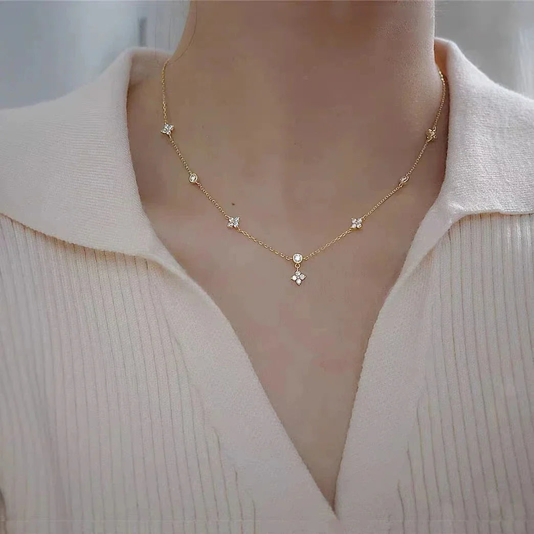 Collar Gargantilla Colgante Flor de Circonio oro