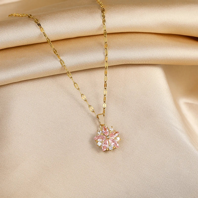 Collar Romántico con Colgante de Flor de Rosa y Circonio
