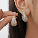 Elegantes Pendientes de Clavo Gota de Agua oro