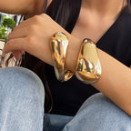 Large Water Drop Curb Chain Bracelet Gold