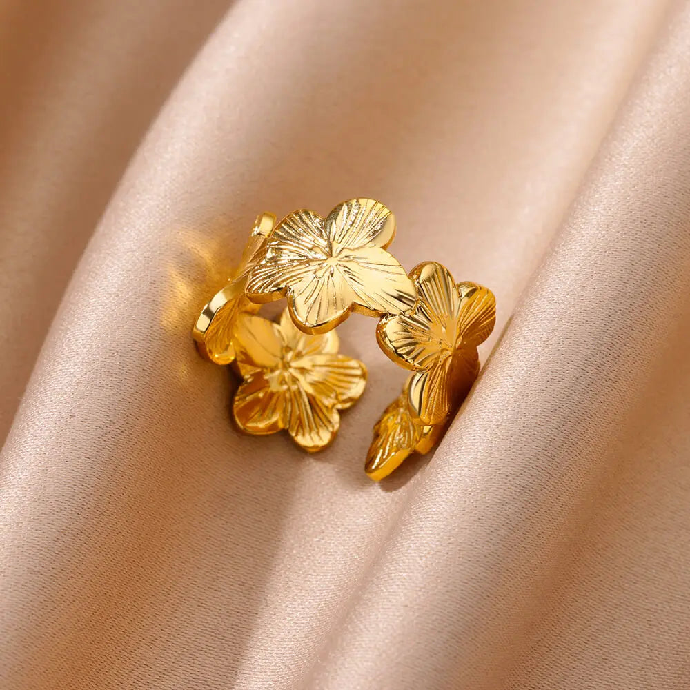 Large 5-Petal Flower Gold Ring Band