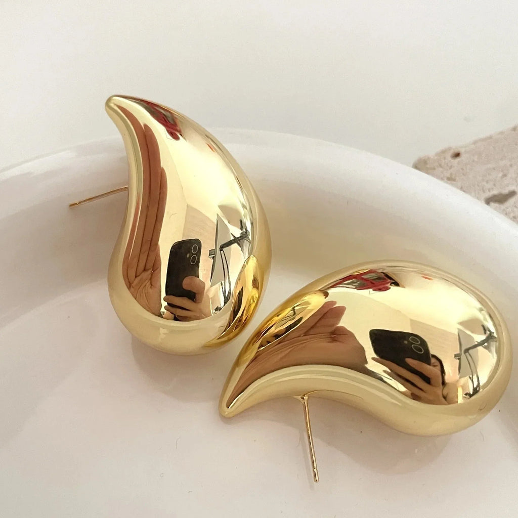 Grandes Pendientes de Botón Gota de Agua en Oro