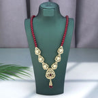 Collier long avec pendentif traditionnel mariage arabe rouge