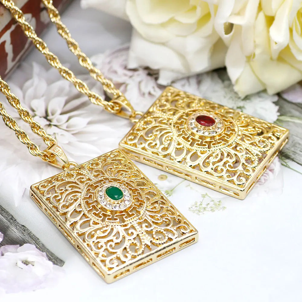 Long necklace with a traditional Arabic pendant